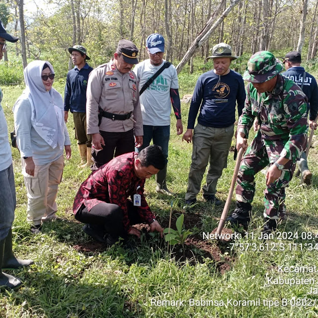 Bersinergi Dengan Unsur Terkait, Kodim 0802/Ponorogo Lakukan Penghijauan